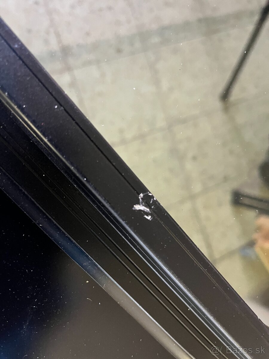 boční sklo iveco daily 2014 levé posuvné sklo vada - 2