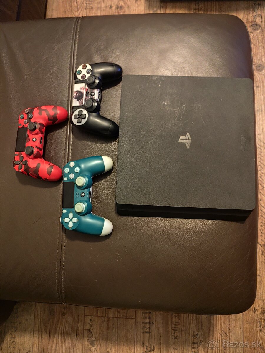Predám Ps4 - 2