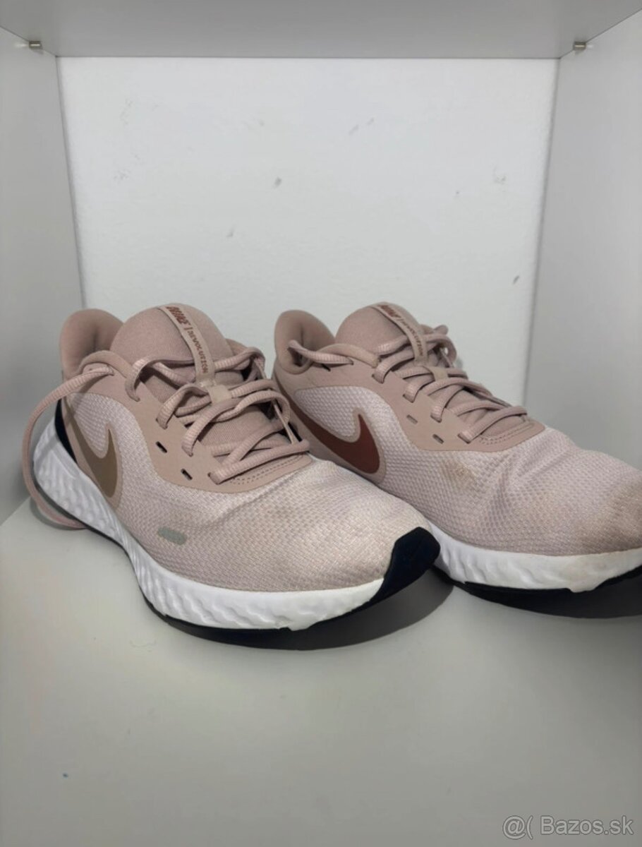 Nike Revolution 5 - 2