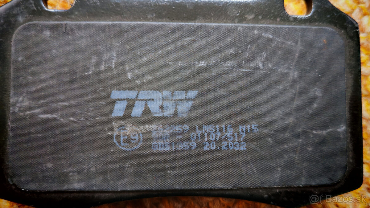 Predám brzdové platničky Peugeot 406 + montážnu sadu - 2