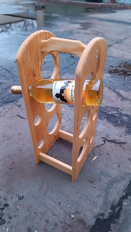 Stojan na víno alebo iné nápoje - 2