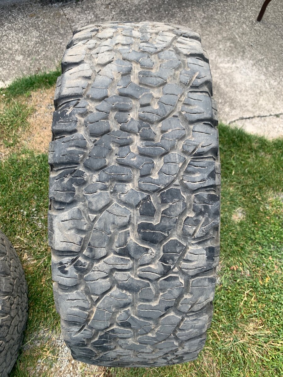 BF Goodrich All-Terrain T/A 265/65r17