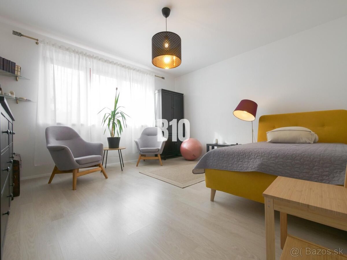 Tichá ulička - priestranný RD - krásny pozemok - 2