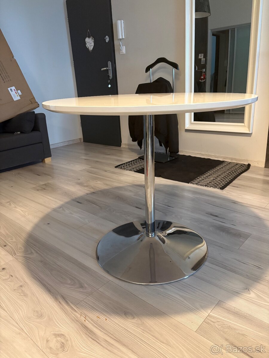 Okrúhly jedálenský stôl - 2