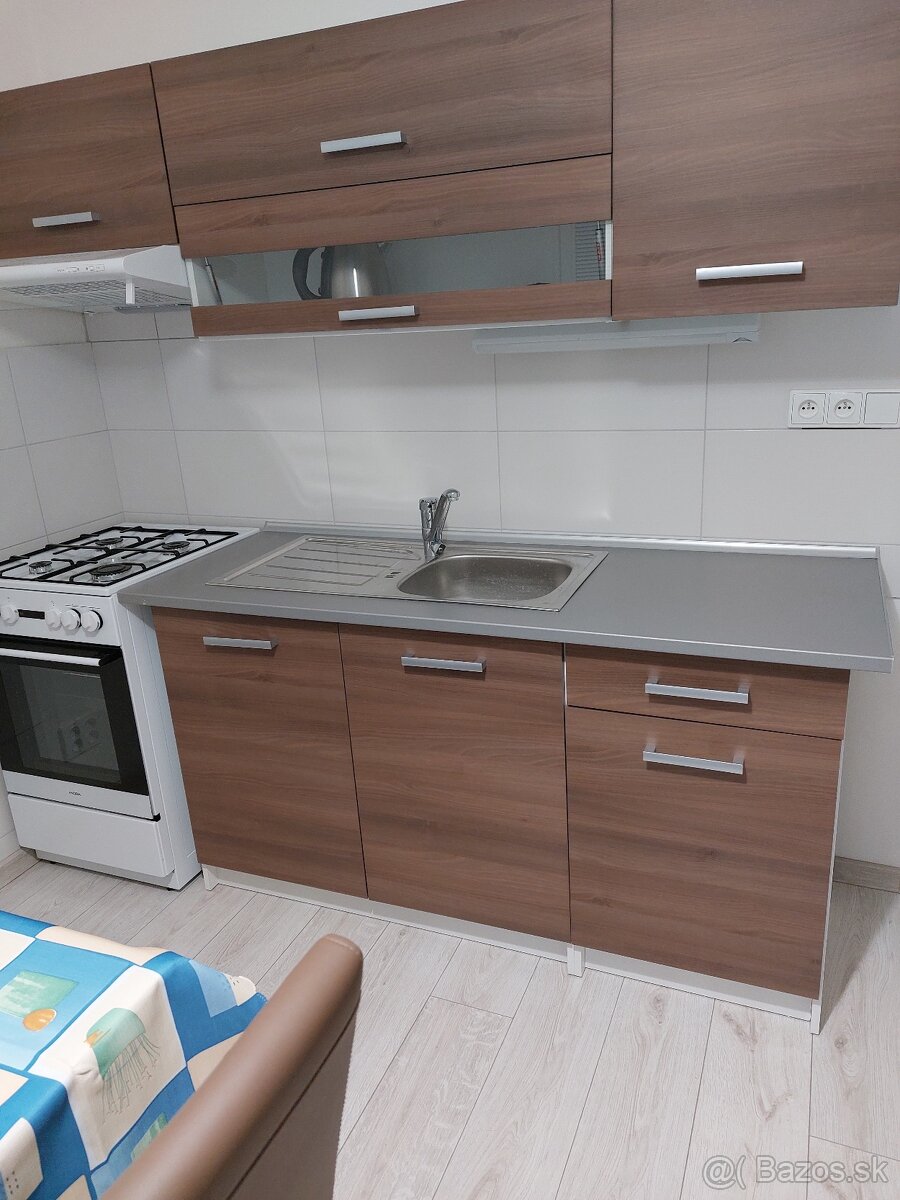 1 izb. byt po novej rekonštrukcií s 2 loggiami - 2