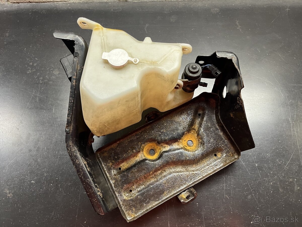 pajero 1 držiak akumulátora - 2