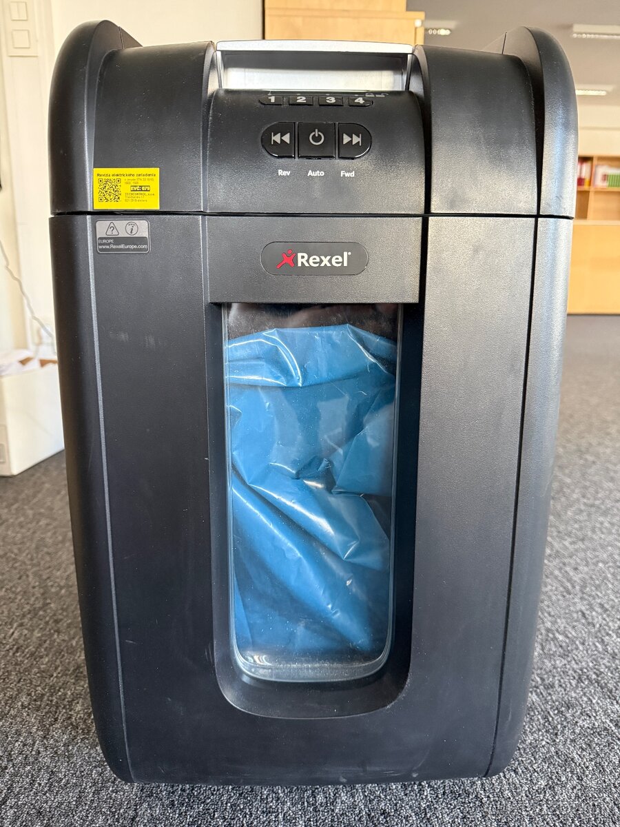 Skartovacka rexel 300x - 2