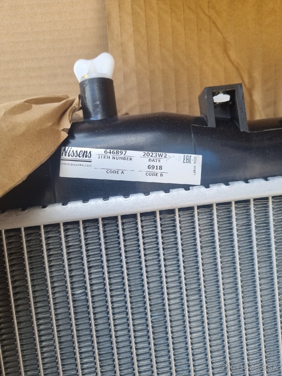 chladič toyota hylux 3.0 - 2