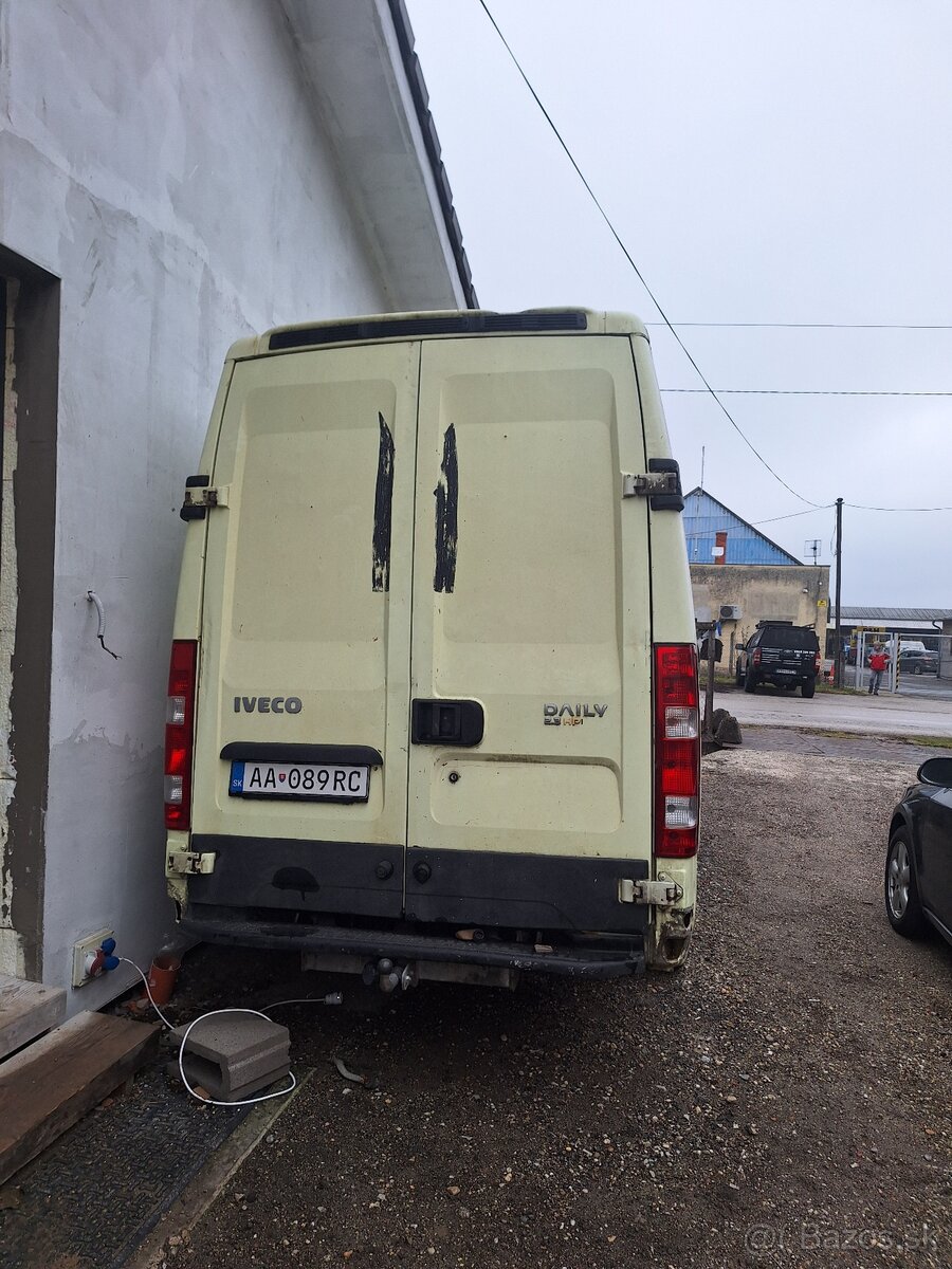 Iveco daily 2.3 2006 6miestne . - 2