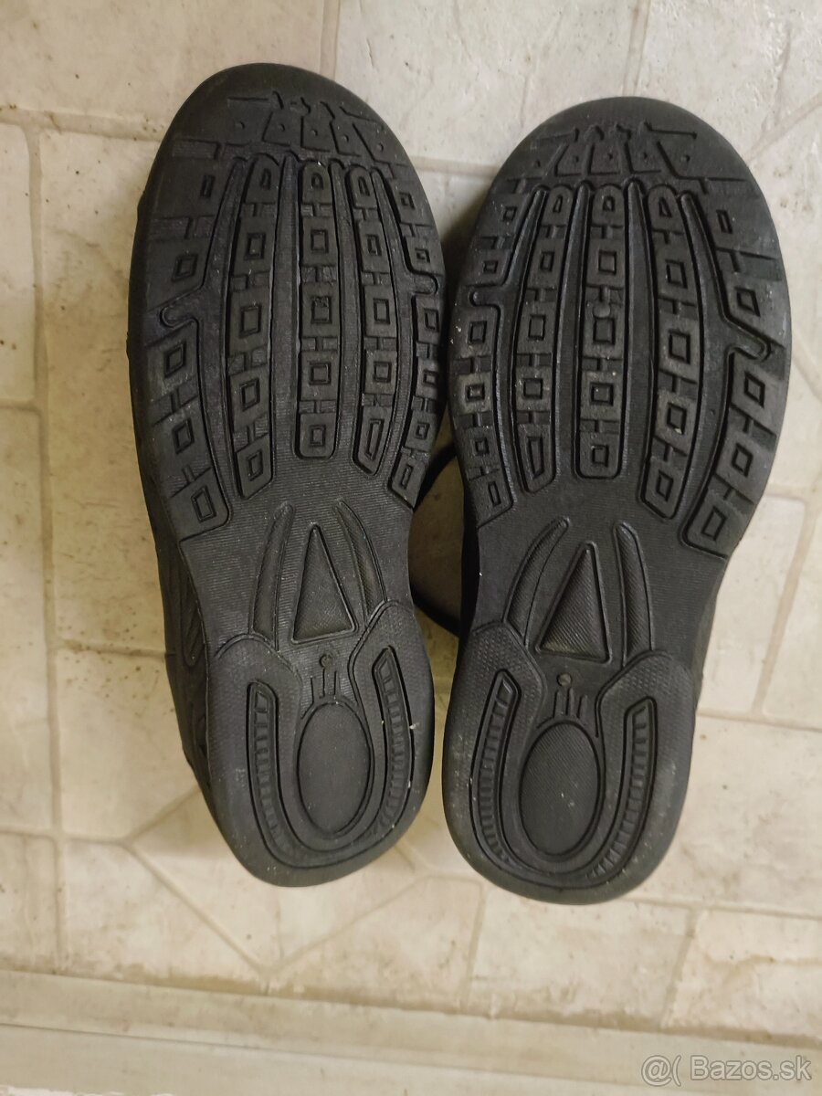 CHLAPČENSKÉ TOPÁNKY - 2