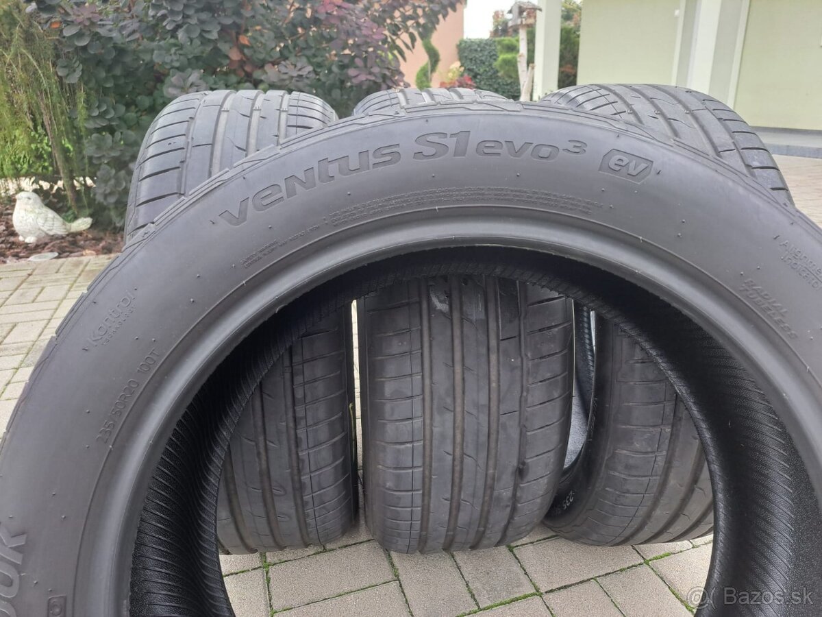 Letné pneumatiky 235/50 R20 - 2