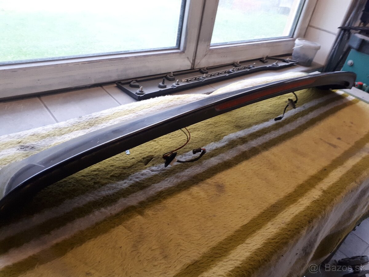 Audi Q5 spoiler 5 tých dverí komplet. - 2