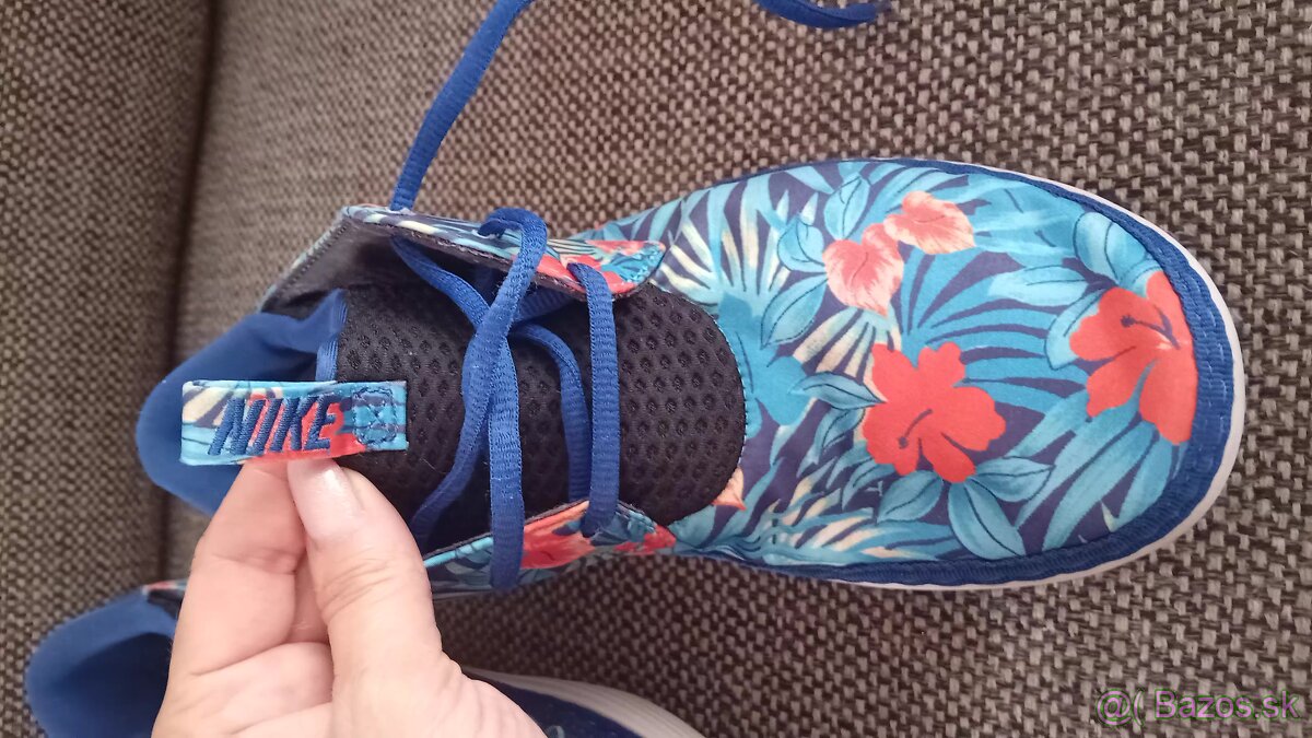 Nike č.41 - 2