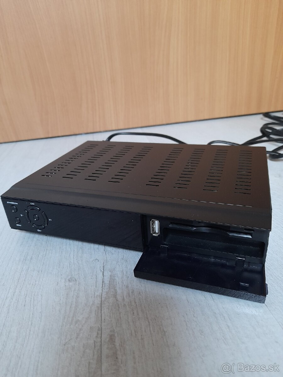 Satelitný prijímač Amico HD8150. - 2