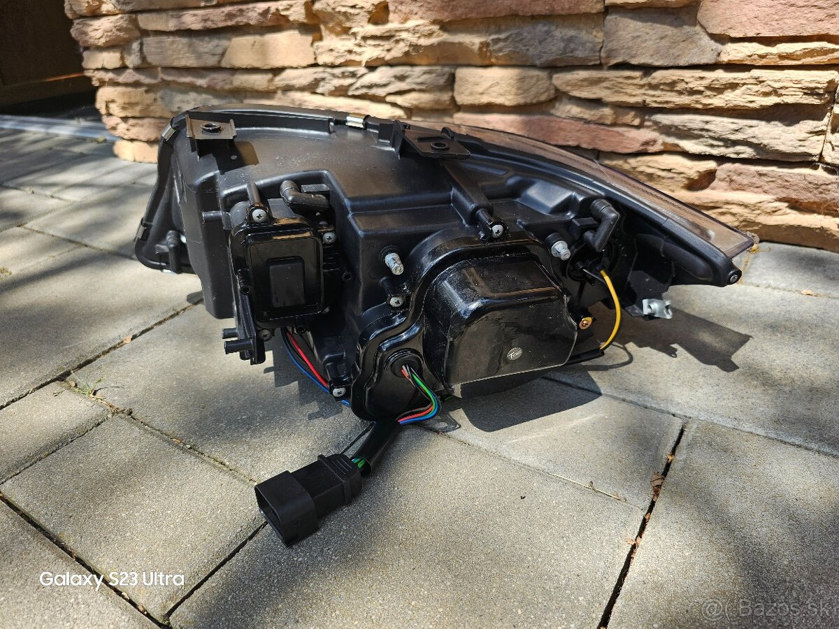 Svetlo xenon bmw e90/e91 - 2