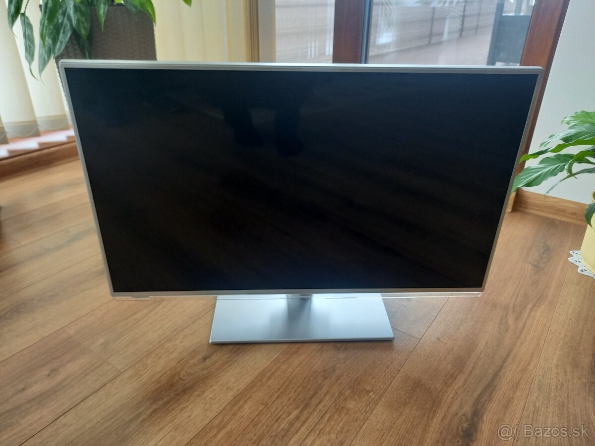 Panasonic TX-L32E6E - 2