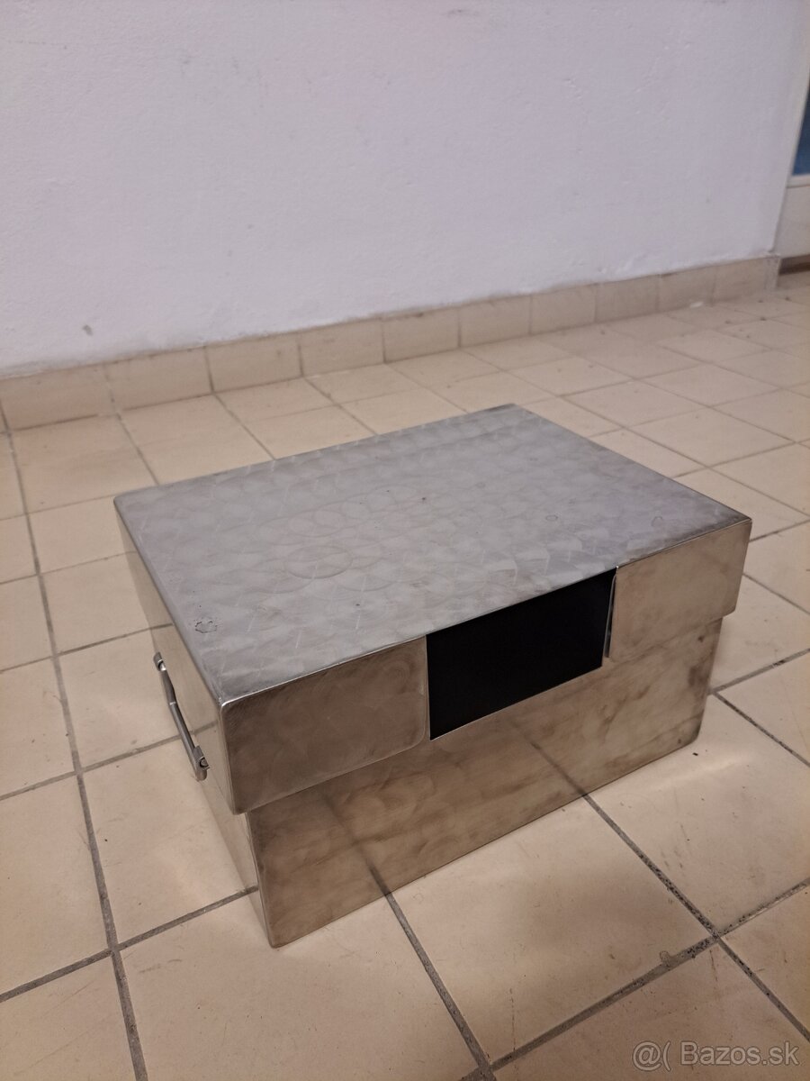 Nerezový box na inštrumenty. - 2
