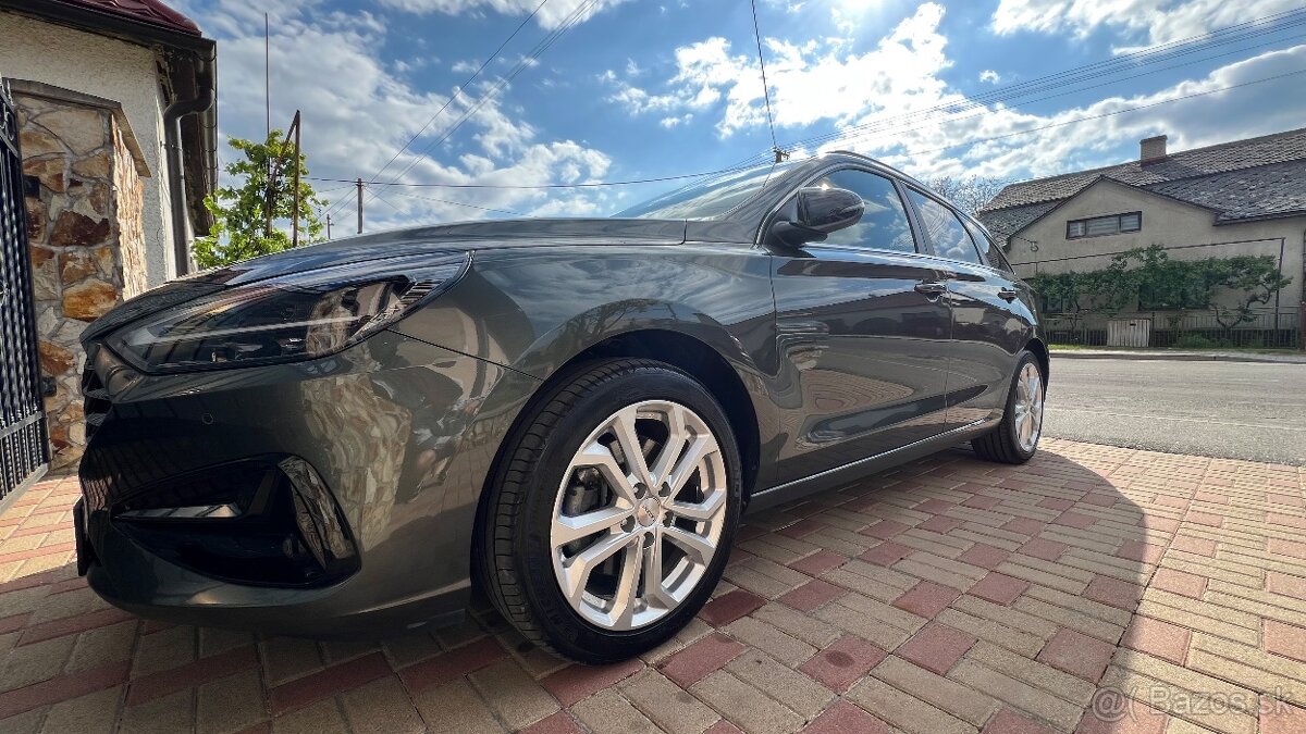 Hyundai i30 CW 1.5i CVVT DPI Play - 2