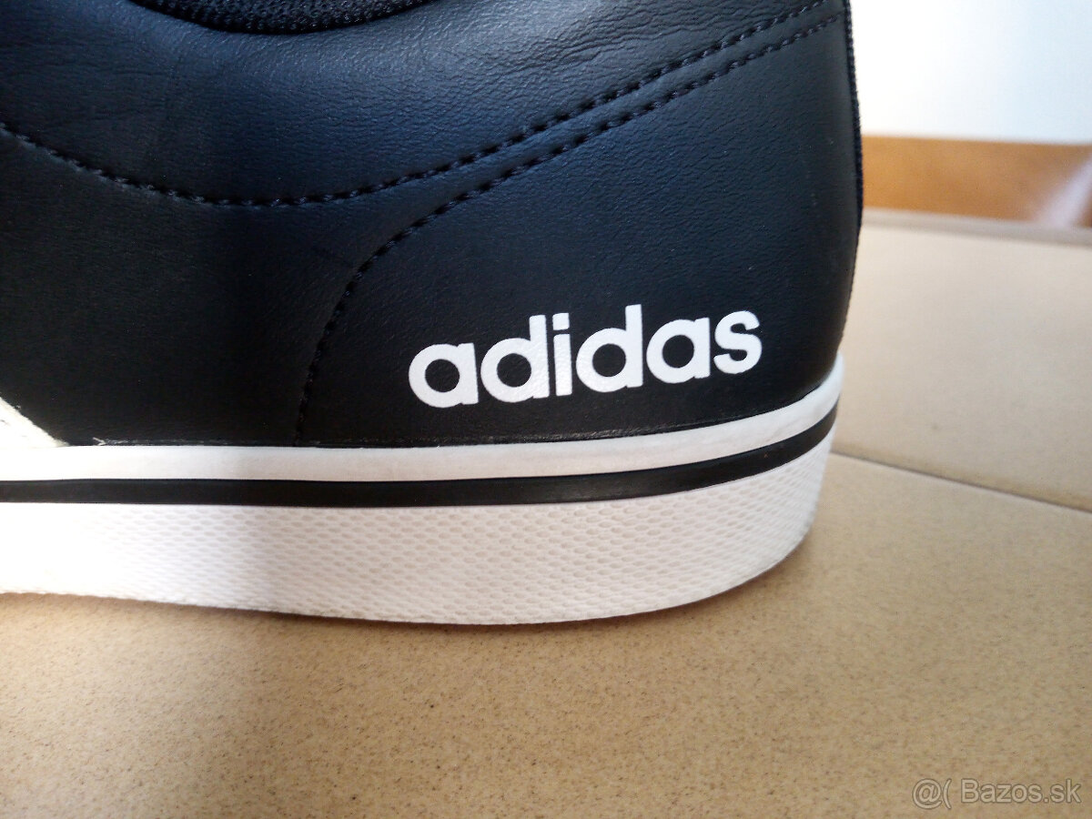 Panske vodeodolne botasky ADIDAS. - 2