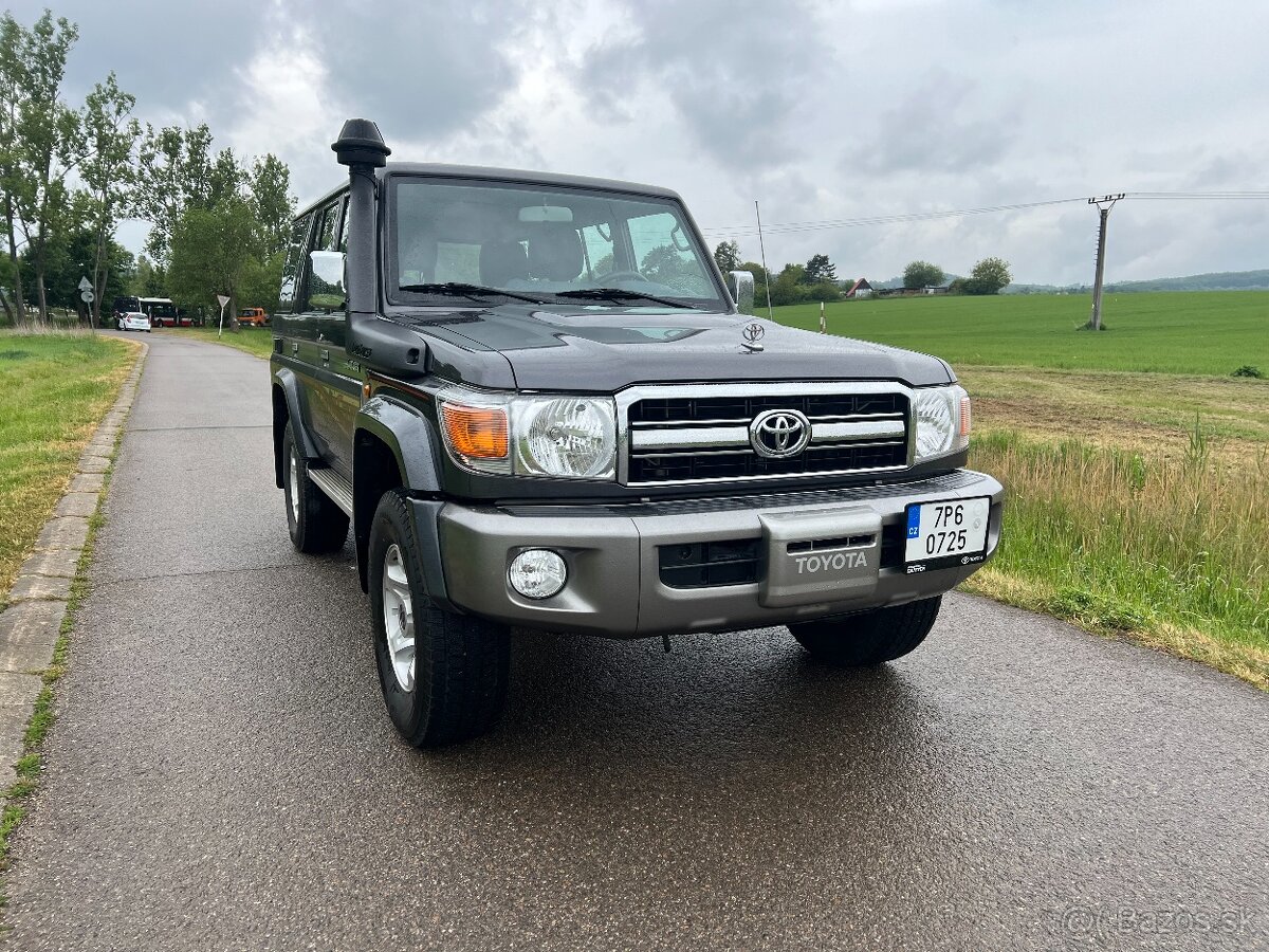 Toyota GRJ 76 - 2