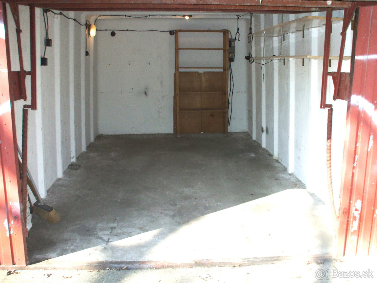 Prenájom garáže v Šamorine / MESTSKY MAJER / - 2