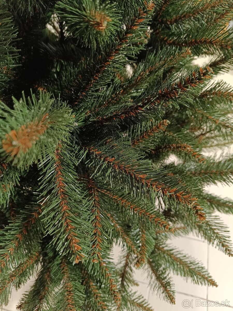 Vianočný stromček 250cm - 2