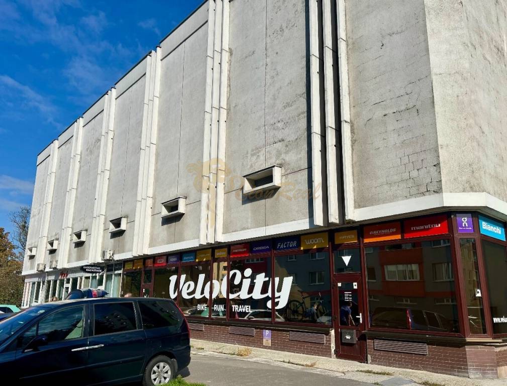 nadštandardne veľká garáž na ul. Medveďovej, Petržalka - 2