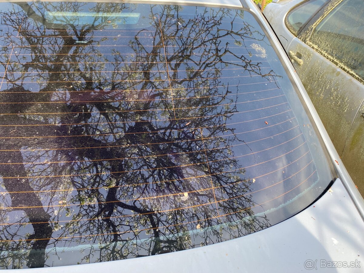 Zadné sklo - 2
