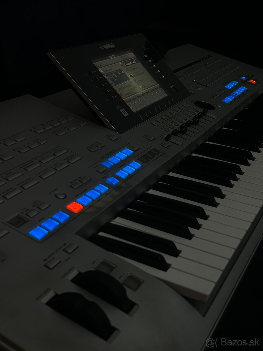 Yamaha Tyros 4 - 2