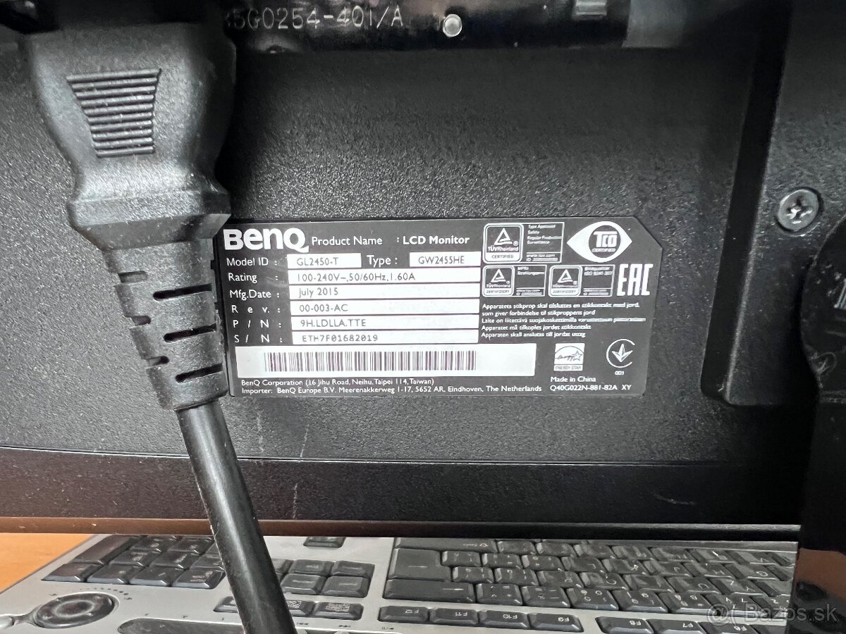 Predám 3ks 22”LCD monitory - 2