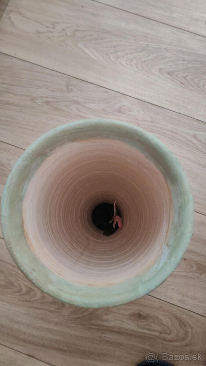 vysoká zelená vaza - 2