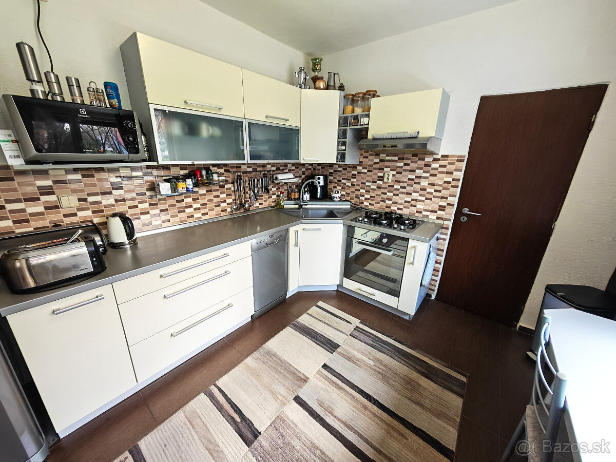 Veľký 3-IZB. BYT, Špajza, 82 m2, Centrum, Topoľčany - 2