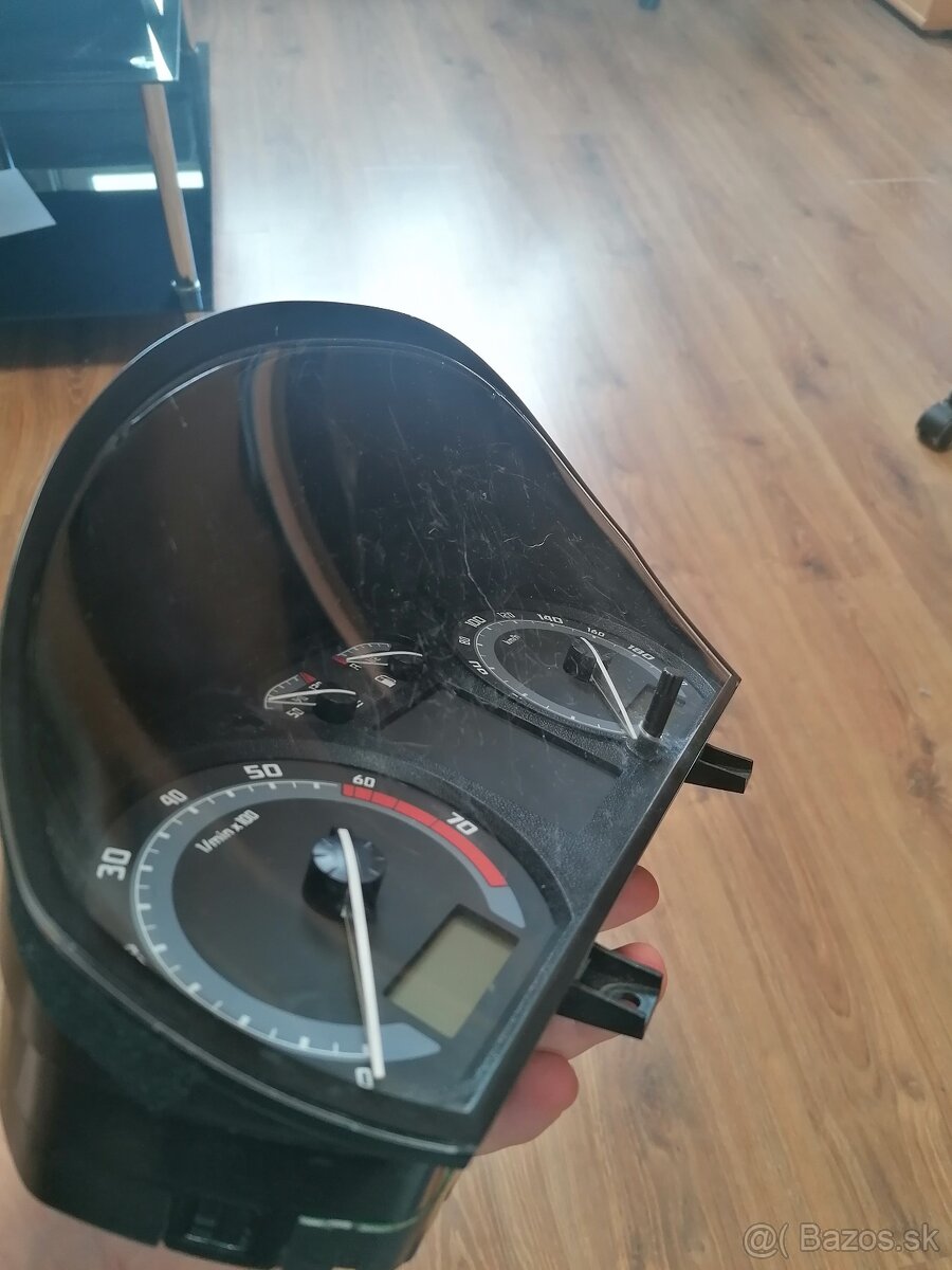 Budíky škoda fábia 1.4 MPI 59kw facelift - 2