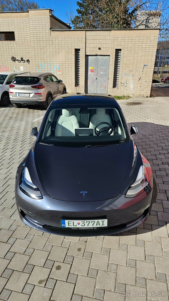 Tesla Model 3 Performance - 2