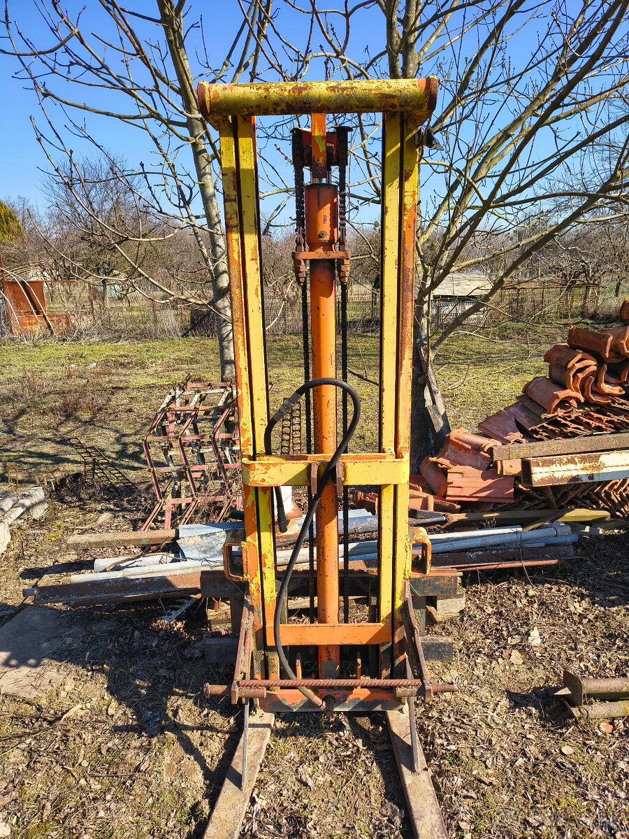 Predám paletové vidly na traktor - 2