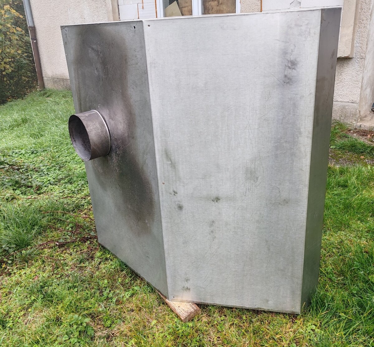 Nerezový priestorový digestor - 2