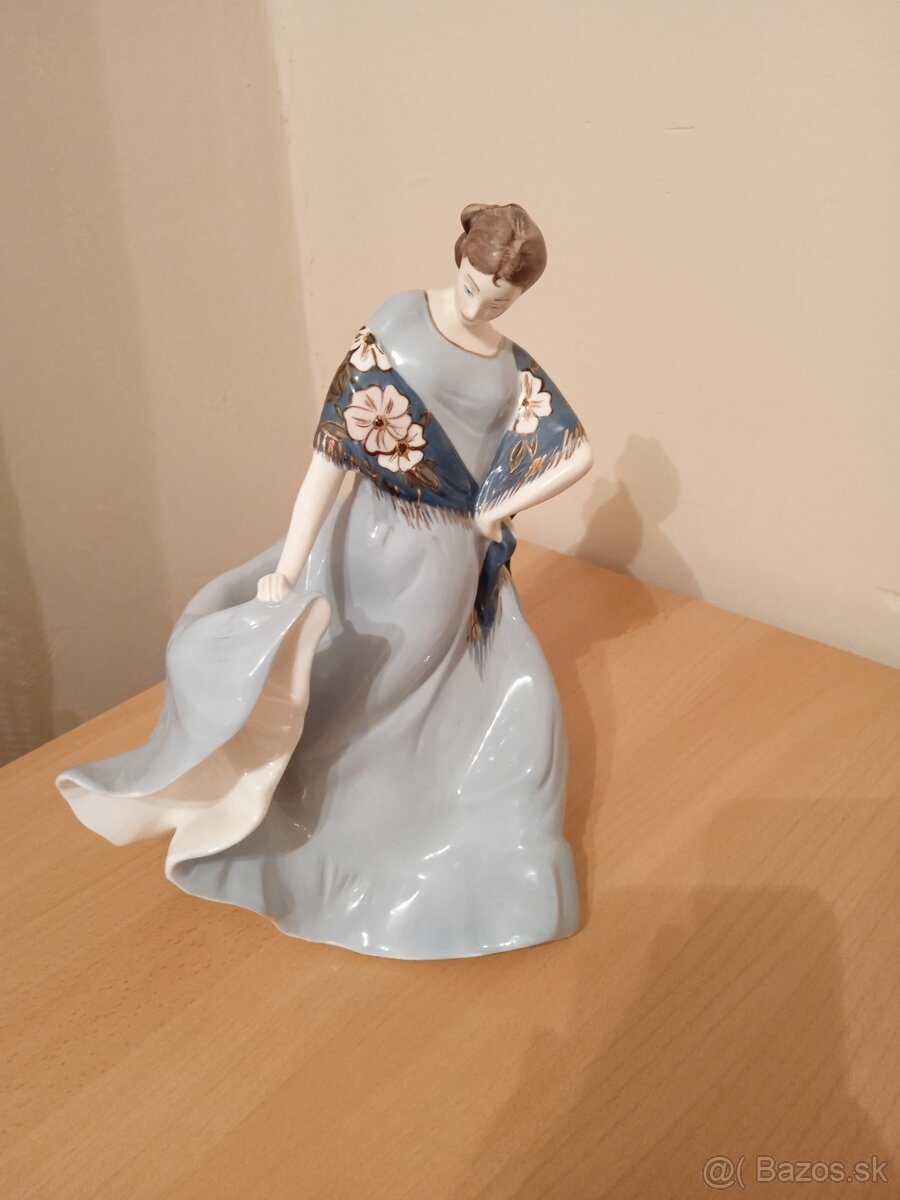 Predám starožitnú sošku tanečnice Royal Doux. - 2