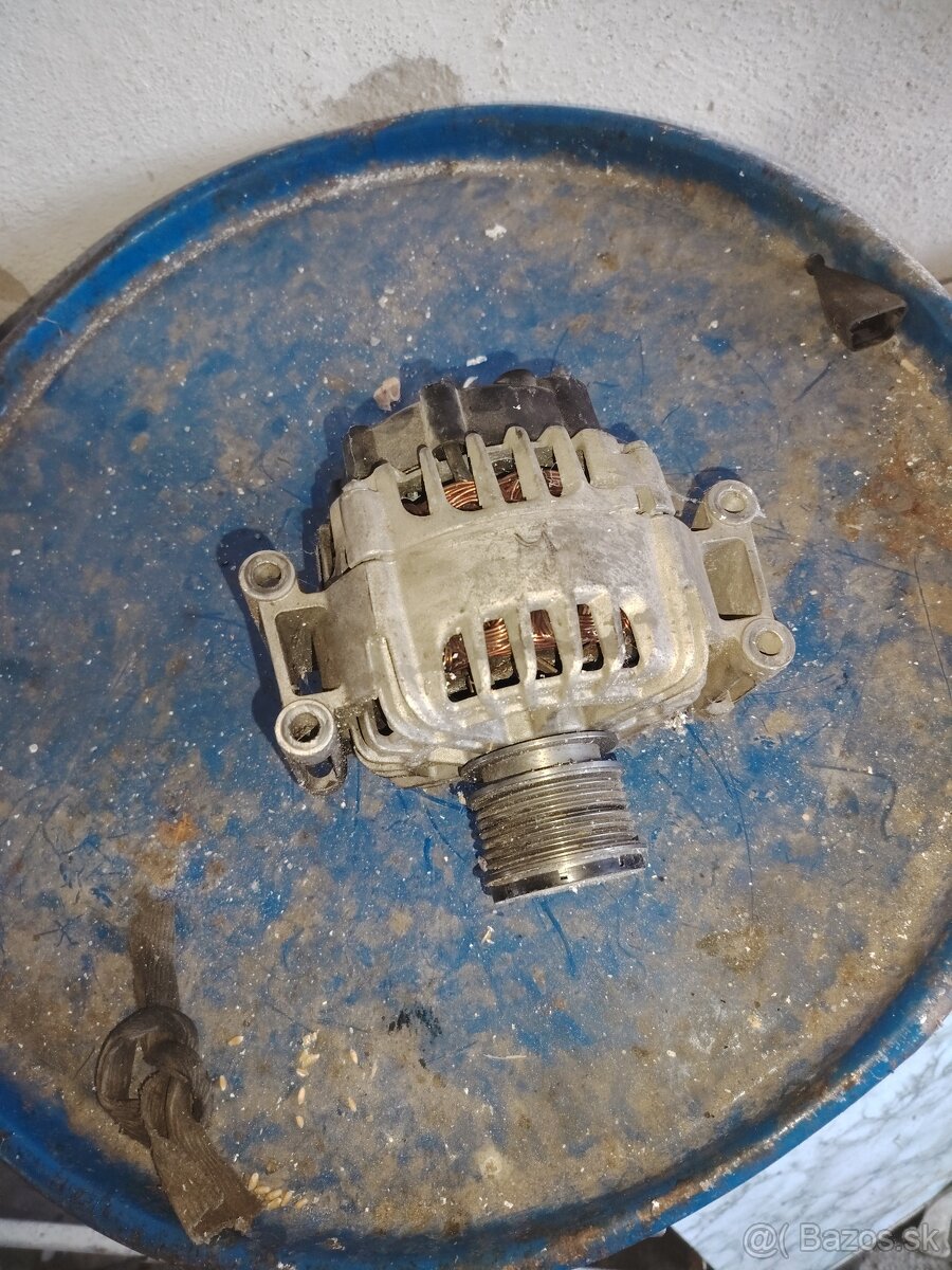 alternátor Mercedesu Benz C180 W204 - 2