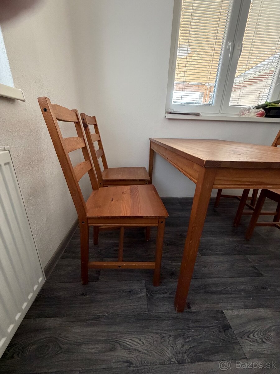 Jedalensky stol so stolyčkami - 2