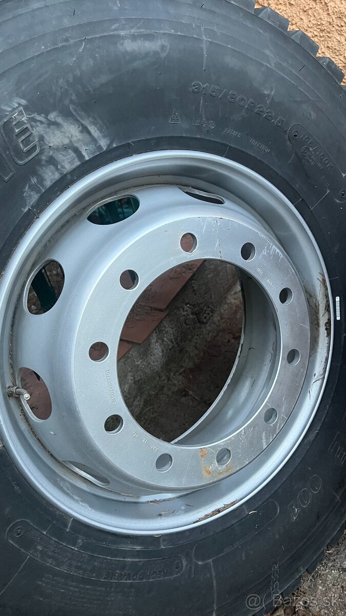 pneumatika bridgestone 315/80 R22,5 - 2