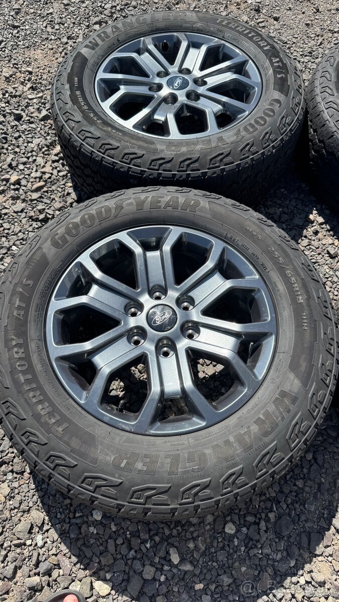 Ford Ranger R18 - 2