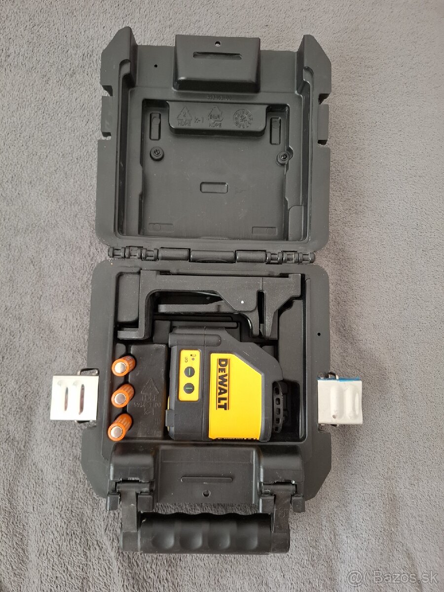 Krížový laser DeWalt DW088CG (zelený lúč) - 2