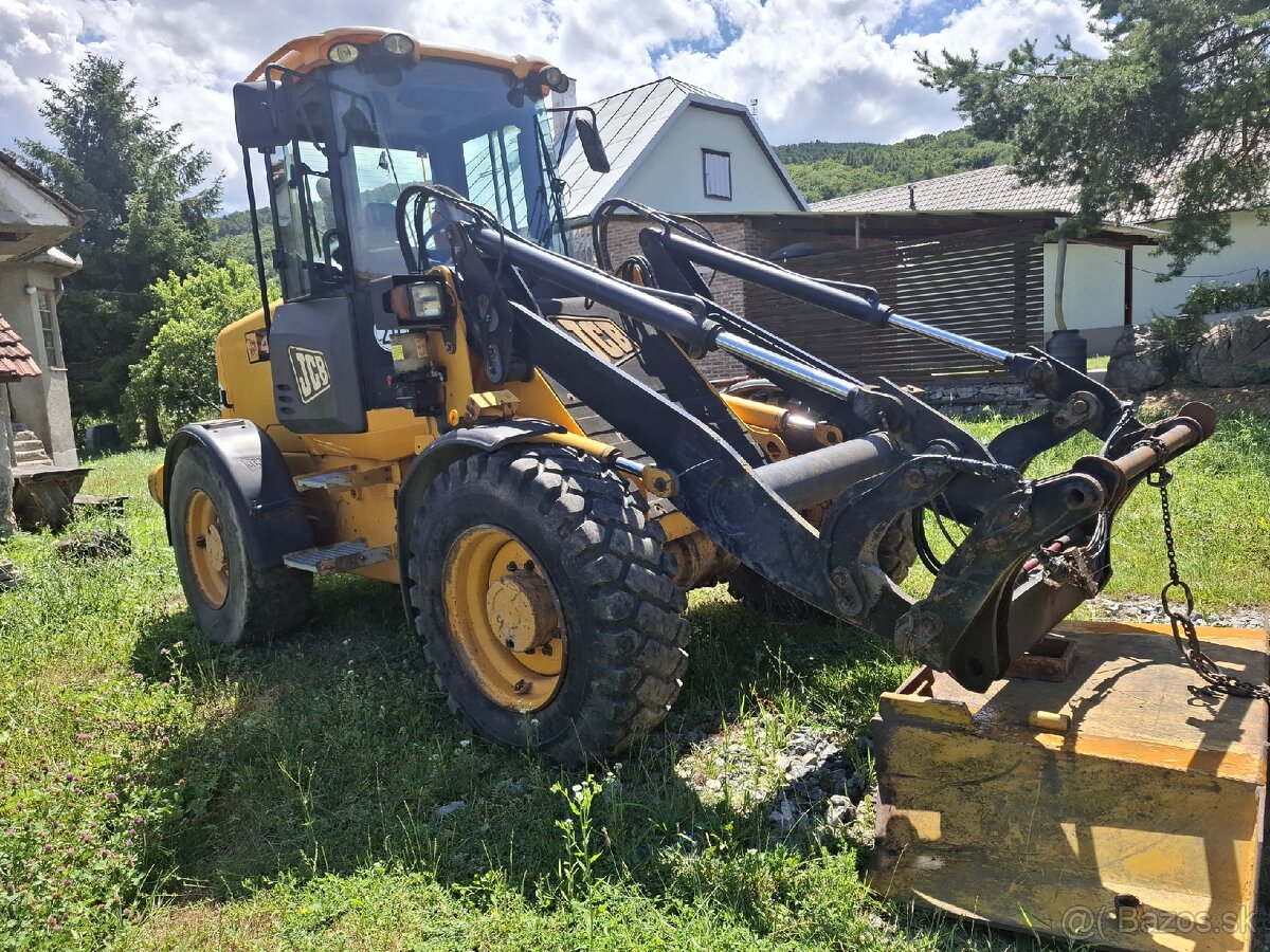 JCB 411/NAKLADAC - 2