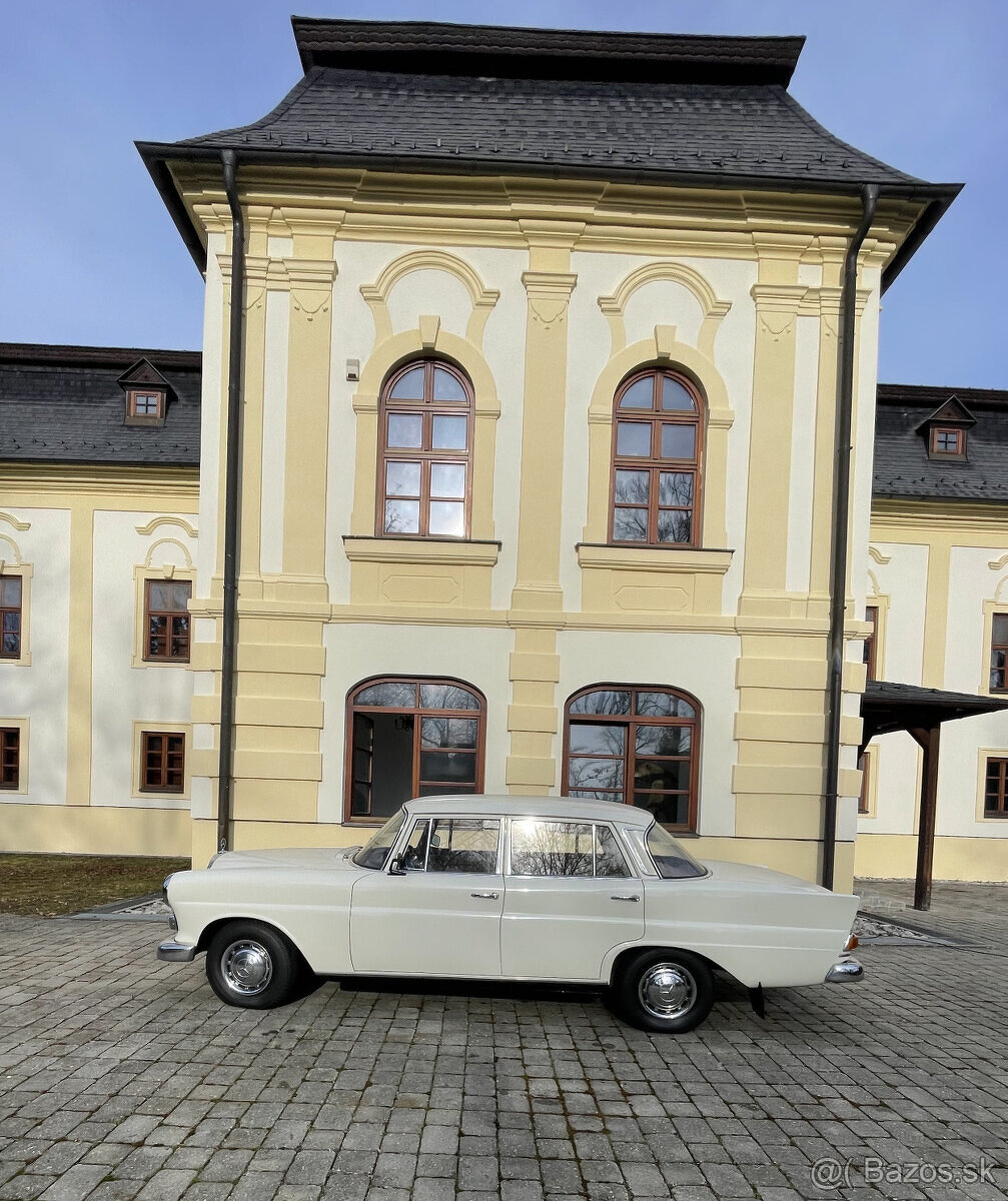 Mercedes 110-200 D - 2