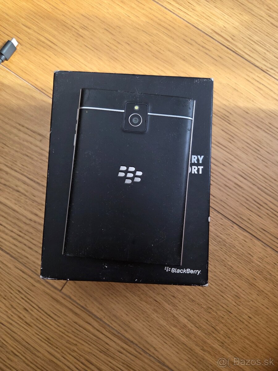 Blackberry Passport - 2