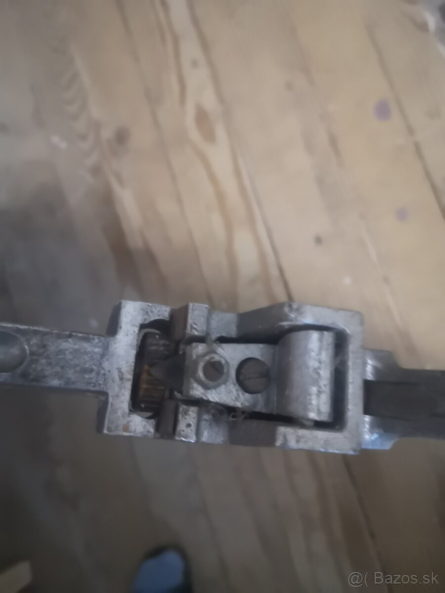 Zatvárač a otvárač na konzervi - 2