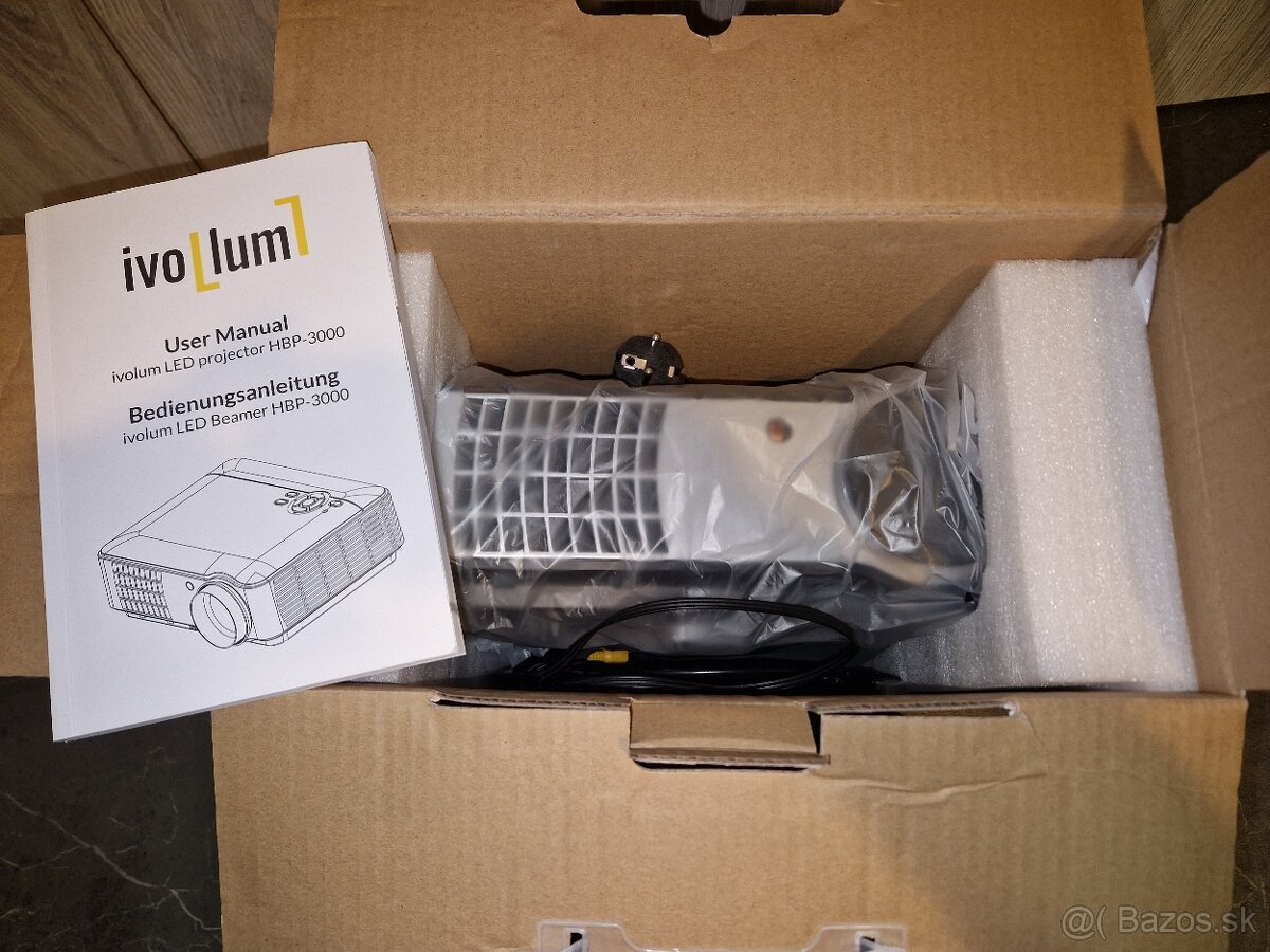 Projektor a plachta na premietanie - 2