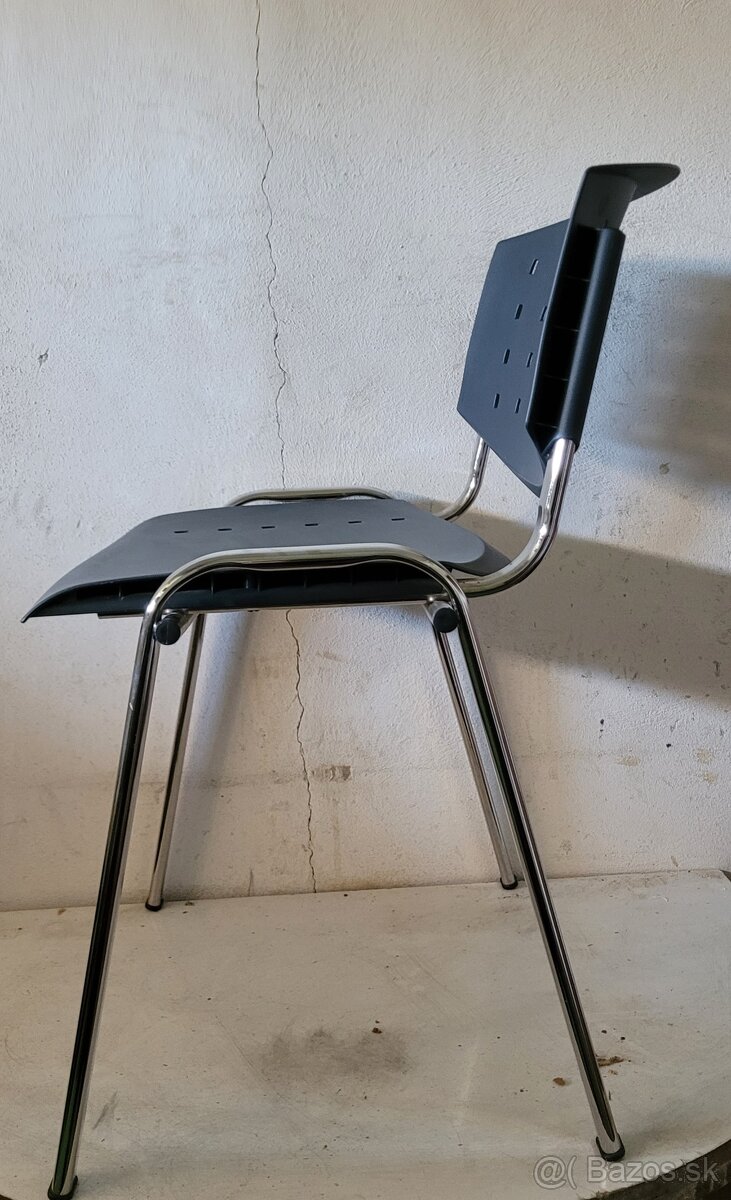 Predám plastovú stolička - 2