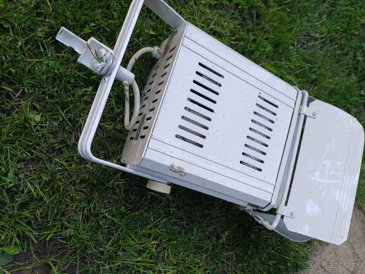 Lival 150W svetlo s clonami - 2