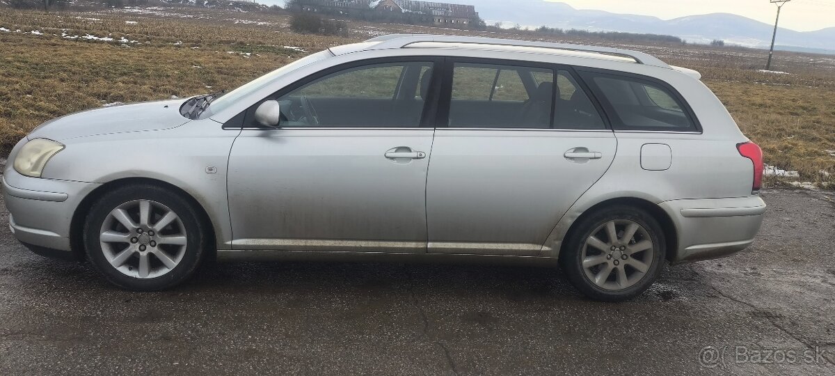 Toyota Avensis - 2